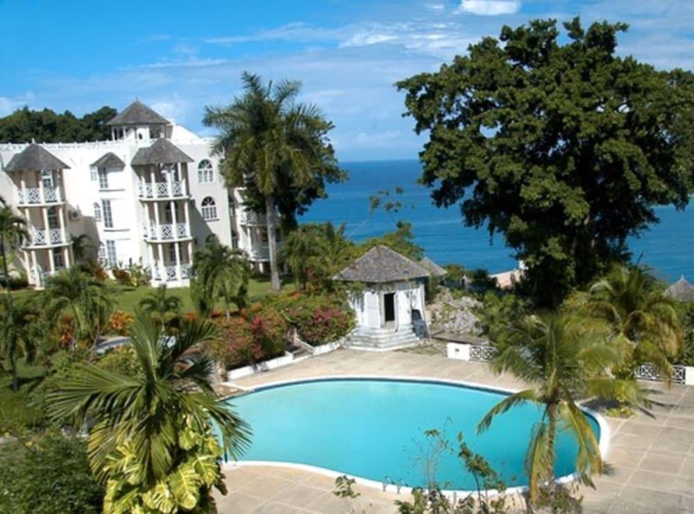 Skycastles Condominiums Ocho Rios Exteriér fotografie