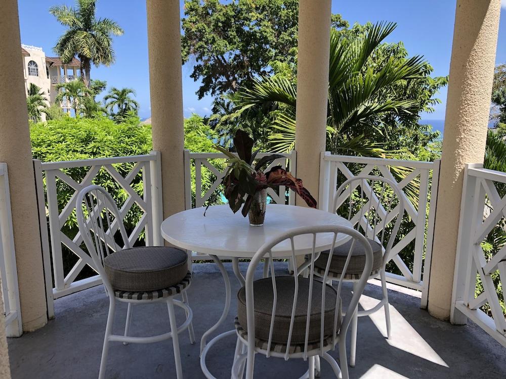 Skycastles Condominiums Ocho Rios Exteriér fotografie