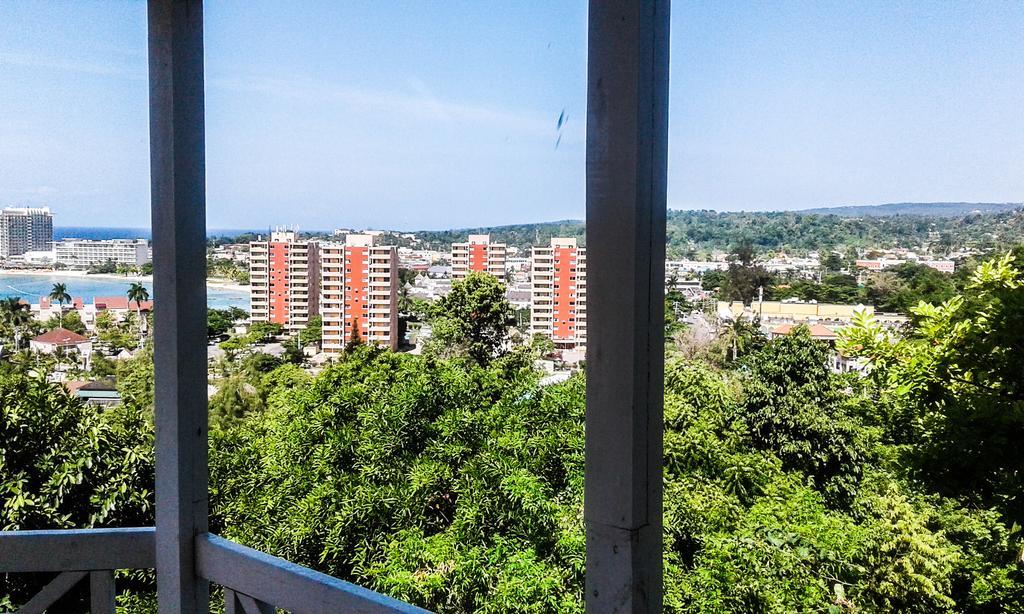 Skycastles Condominiums Ocho Rios Exteriér fotografie